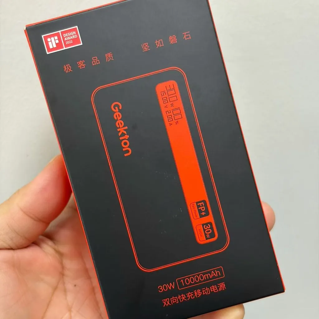 Pin dự phòng 10.000 Geekton C1110mAh sạc nhanh 30W - có màn hình đo dòng sạc - Ảnh 9