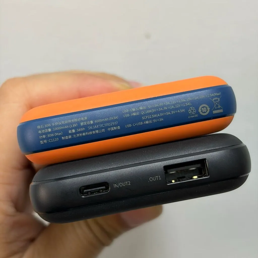 Pin dự phòng 10.000 Geekton C1110mAh sạc nhanh 30W - có màn hình đo dòng sạc - Ảnh 12