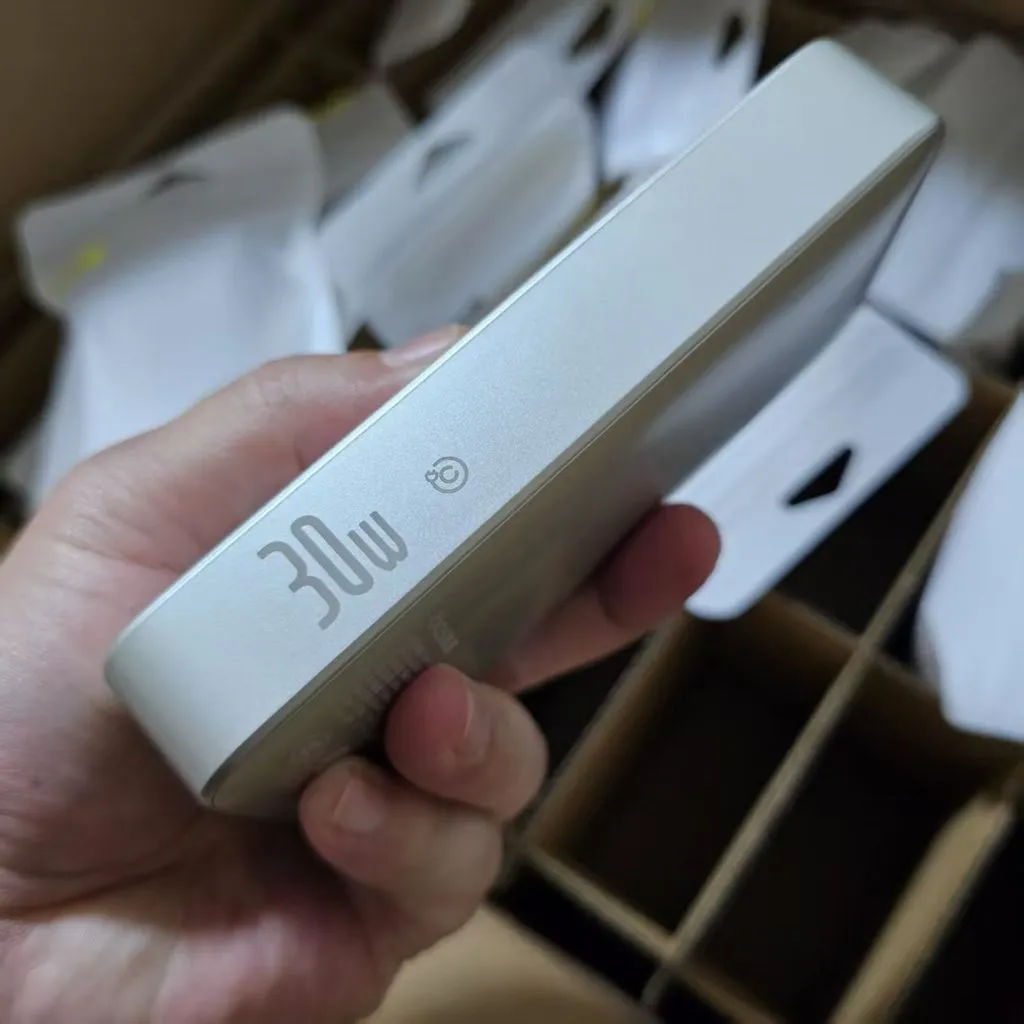Pin dự phòng Baseus 20000mAh sạc nhanh 65W, liền cáp rút Type-C / Lightning - Ảnh 12